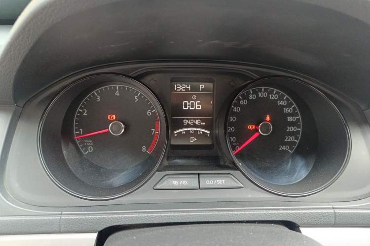 Used Volkswagen Lavida 2017 1.6L Automatic Fashion Edition Odometer Close Up