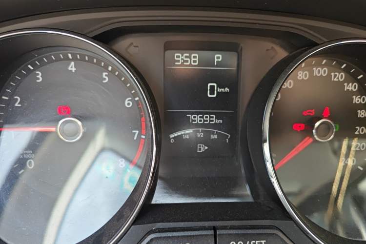 Used Volkswagen Lavida 2017 1.6L Automatic Comfort Edition Odometer Close Up