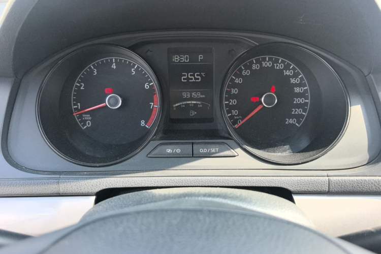 Used Volkswagen Lavida 2017 1.6L Automatic Fashion Edition Odometer Close Up