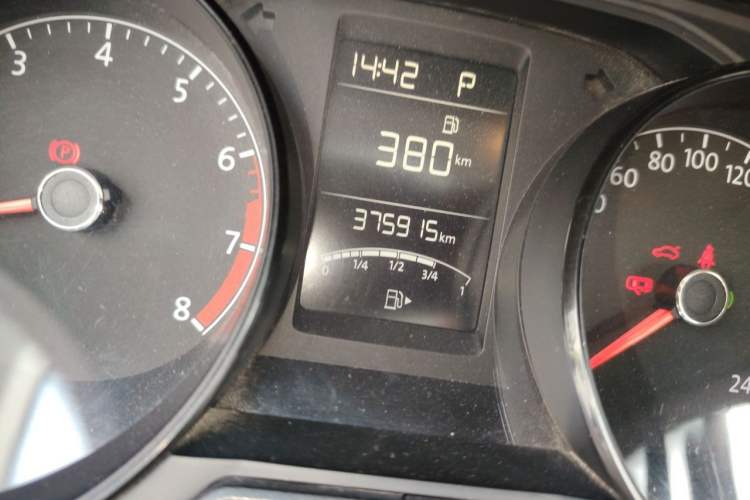 Used Volkswagen Lavida 2017 1.6L Automatic Fashion Edition Odometer Close Up