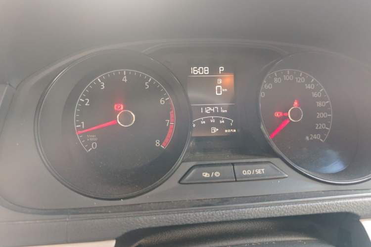 Used Volkswagen Lavida 2017 1.6L Automatic Fashion Edition Odometer Close Up