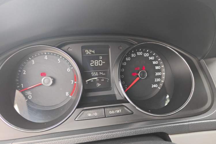 Used Volkswagen Lavida 2017 1.6L Manual Comfort Edition Odometer Close Up