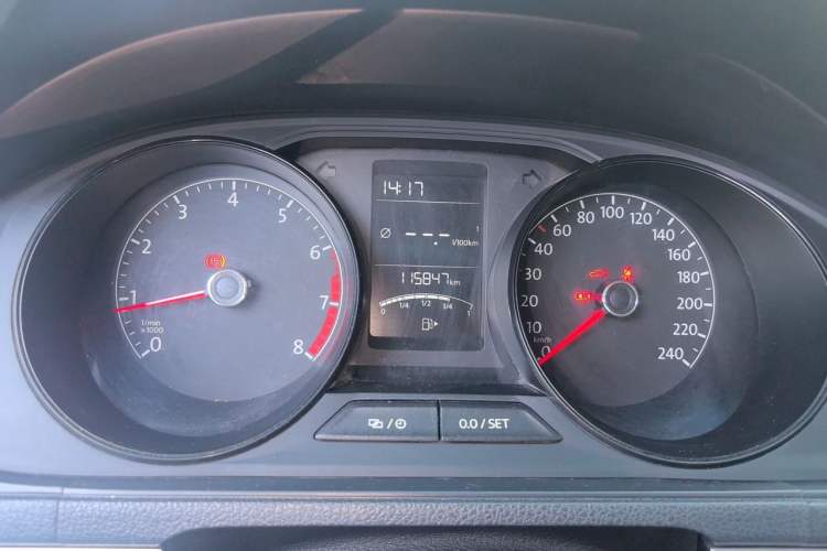 Used Volkswagen Lavida 2017 1.6L Manual Fashion Edition Odometer Close Up