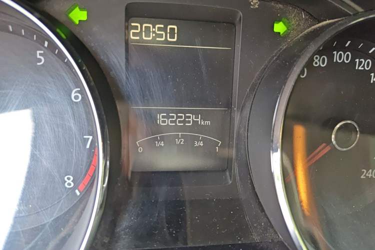Used Volkswagen Lavida 2017 1.6L Automatic Comfort Edition Odometer Close Up