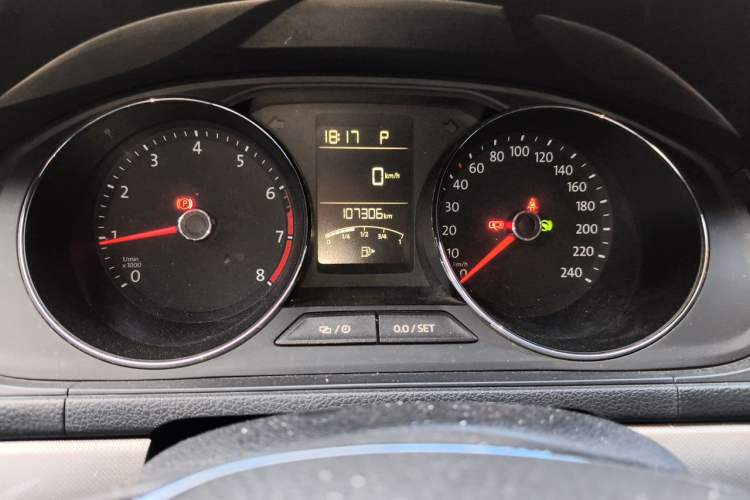 Used Volkswagen Lavida 2017 1.6L Automatic Comfort Edition Odometer Close Up
