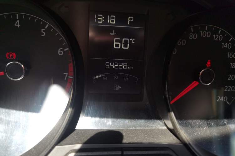 Used Volkswagen Lavida 2017 1.6L Automatic Fashion Edition Odometer Close Up