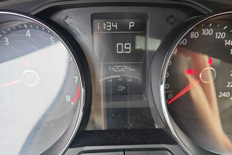 Used Volkswagen Lavida 2017 230TSI DSG Comfort Edition Odometer Close Up