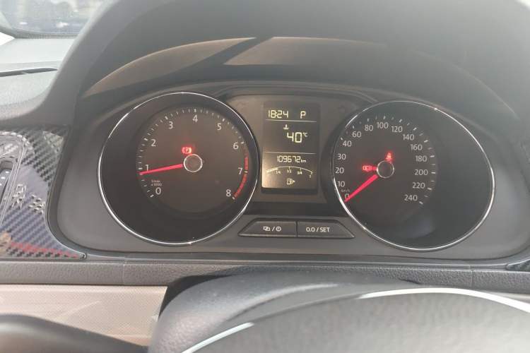 Used Volkswagen Lavida 2017 1.6L Automatic Comfort Edition Odometer Close Up