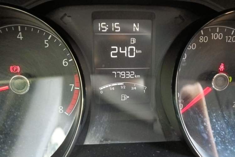 Used Volkswagen Lavida 2017 1.6L Automatic Fashion Edition Odometer Close Up