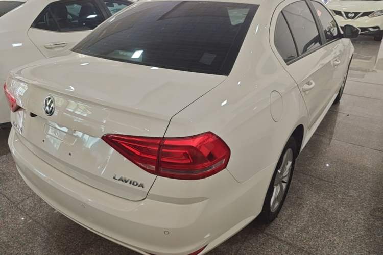 Used Volkswagen Lavida 2017 1.6L Automatic Fashion Edition Rear