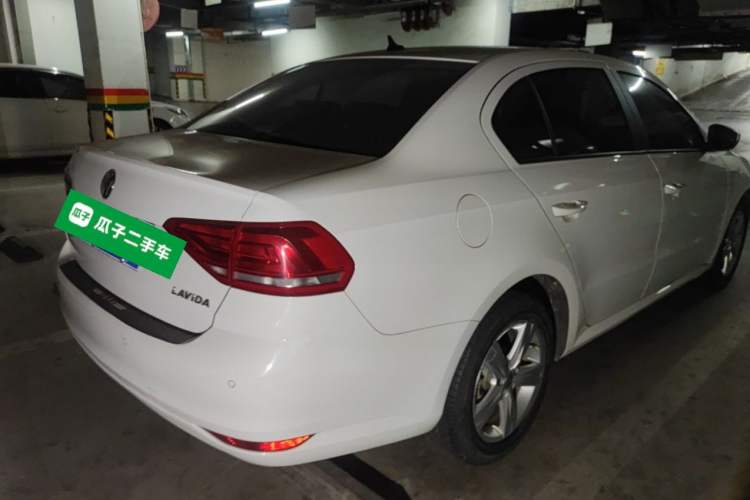 Used Volkswagen Lavida 2017 1.6L Automatic Fashion Edition Rear Right 45 Deg