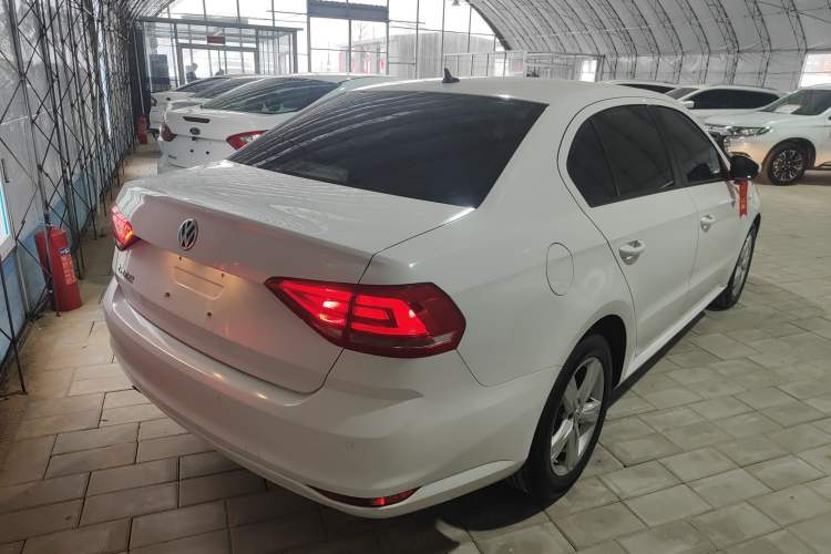 Used Volkswagen Lavida 2017 1.6L Automatic Fashion Edition Rear Right 45 Deg