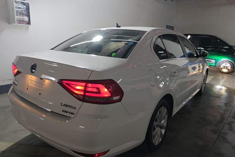 Used Volkswagen Lavida 2017 230TSI DSG Comfort Edition Rear Right 45 Deg