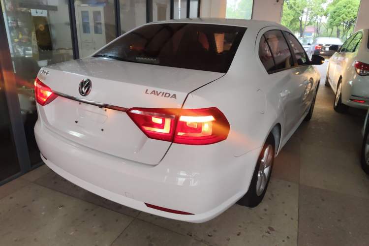 Used Volkswagen Lavida 2017 1.6L Automatic Comfort Edition Rear Right 45 Deg