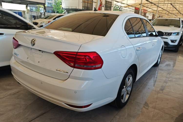 Used Volkswagen Lavida 2017 1.6L Automatic Fashion Edition Rear Right 45 Deg