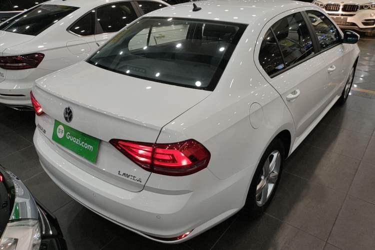 Used Volkswagen Lavida 2017 1.6L Automatic Fashion Edition Rear Right 45 Deg