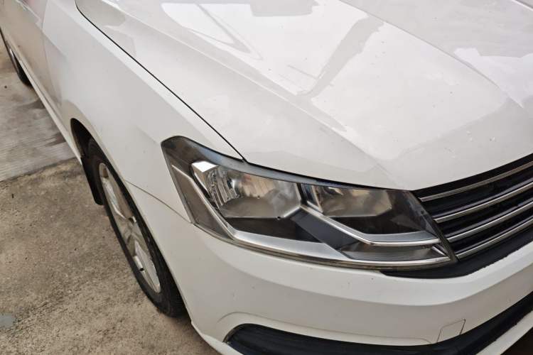 Used Volkswagen Lavida 2017 1.6L Automatic Fashion Edition Right Front Headlight