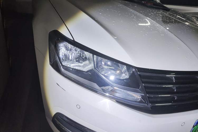 Used Volkswagen Lavida 2017 230TSI DSG Comfort Edition Right Front Headlight