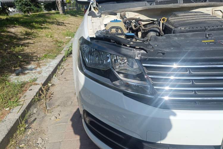 Used Volkswagen Lavida 2017 1.6L Manual Fashion Edition Right Front Headlight