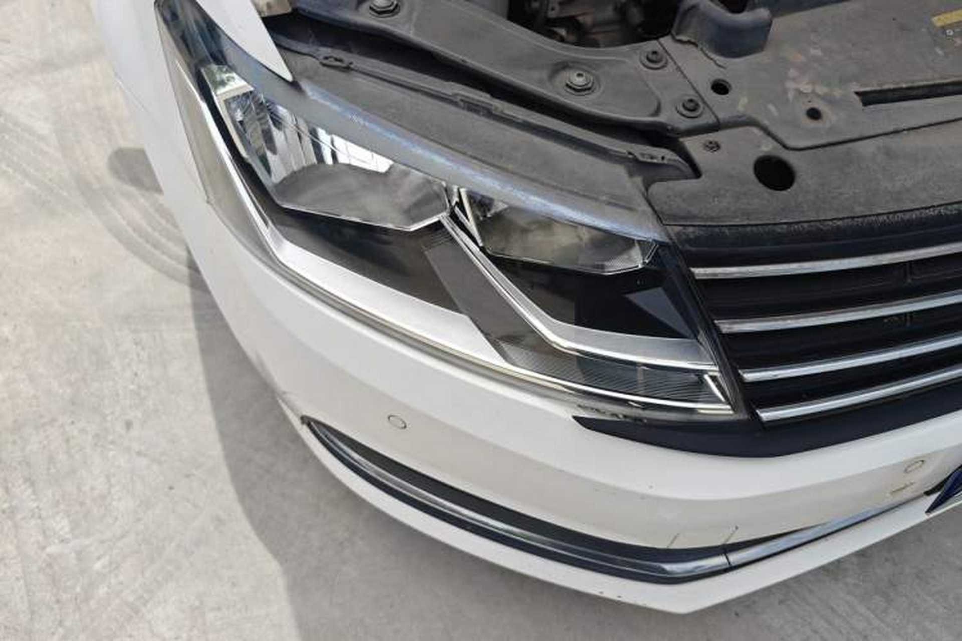 Used Volkswagen Lavida 2017 1.6L Automatic Comfort Edition Right Front Headlight