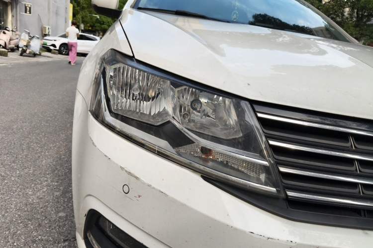 Used Volkswagen Lavida 2017 1.6L Automatic Comfort Edition Right Front Headlight