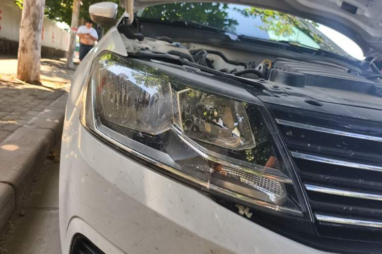 Used Volkswagen Lavida 2017 1.6L Automatic Fashion Edition Right Front Headlight
