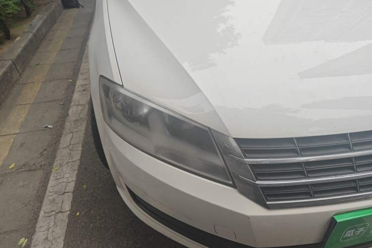 Used Volkswagen Lavida 2017 1.6L Manual Fashion Edition Right Front Headlight