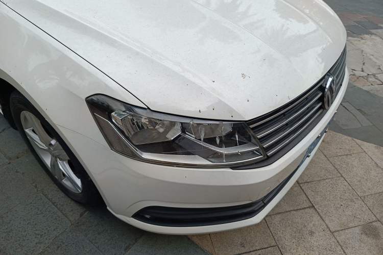 Used Volkswagen Lavida 2017 1.6L Automatic Fashion Edition Right Front Headlight