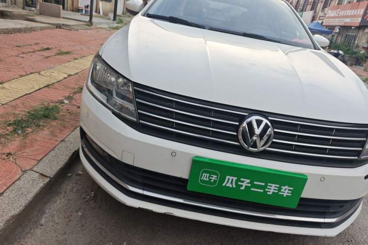 Used Volkswagen Lavida 2017 1.6L Manual Comfort Edition Right Front Headlight