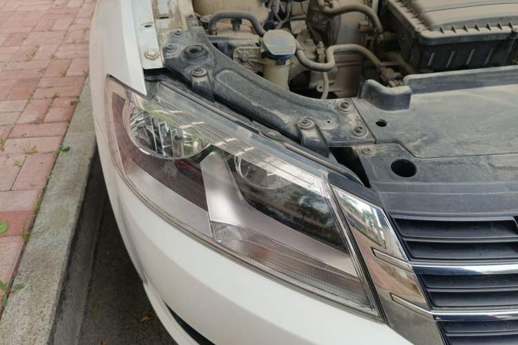 Used Volkswagen Lavida 2017 1.6L Automatic Fashion Edition Right Front Headlight