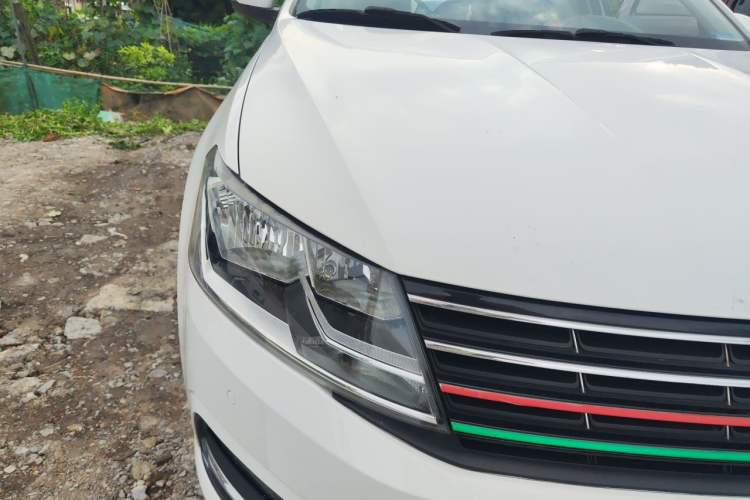 Used Volkswagen Lavida 2017 230TSI DSG Comfort Edition Right Front Headlight