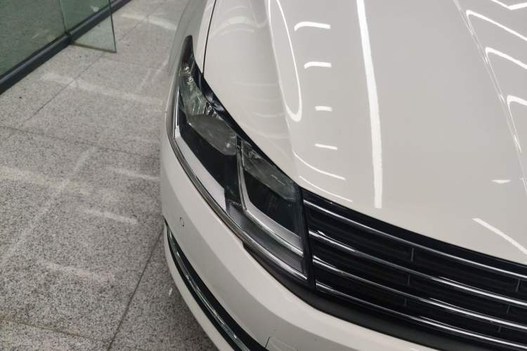Used Volkswagen Lavida 2017 230TSI DSG Comfort Edition Right Front Headlight