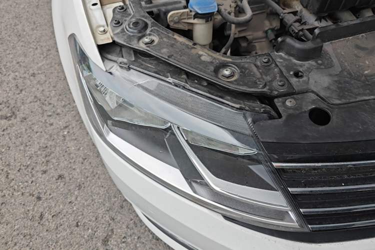 Used Volkswagen Lavida 2017 1.6L Automatic Comfort Edition Right Front Headlight