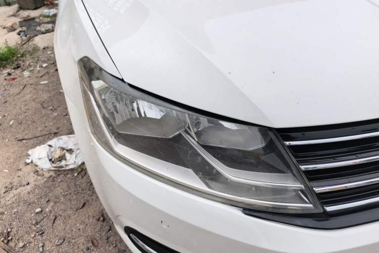 Used Volkswagen Lavida 2017 230TSI DSG Comfort Edition Right Front Headlight