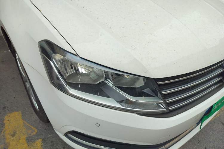 Used Volkswagen Lavida 2017 1.6L Automatic Comfort Edition Right Front Headlight