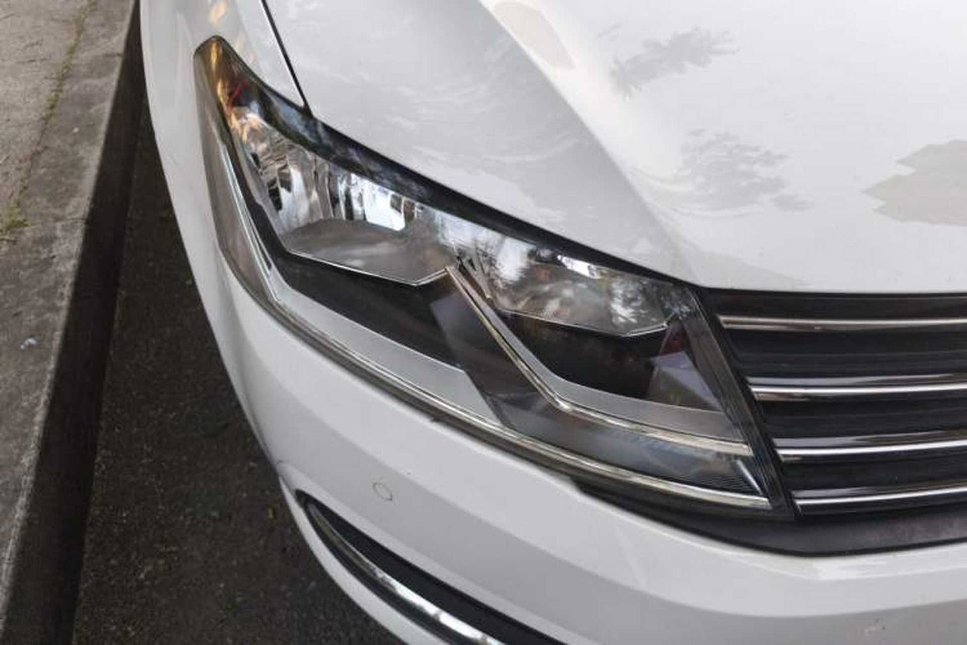 Used Volkswagen Lavida 2017 1.6L Automatic Comfort Edition Right Front Headlight