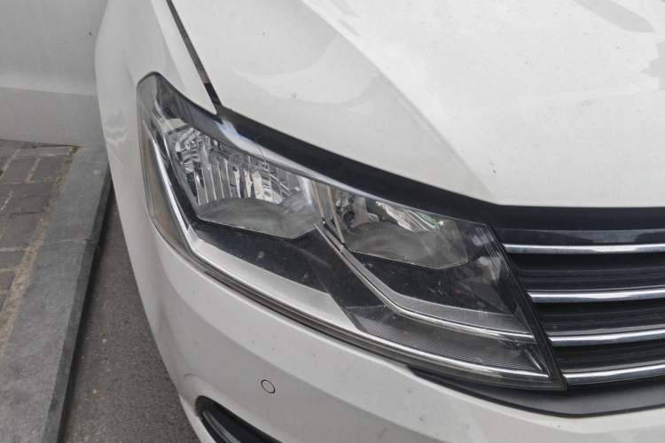 Used Volkswagen Lavida 2017 1.6L Automatic Comfort Edition Right Front Headlight