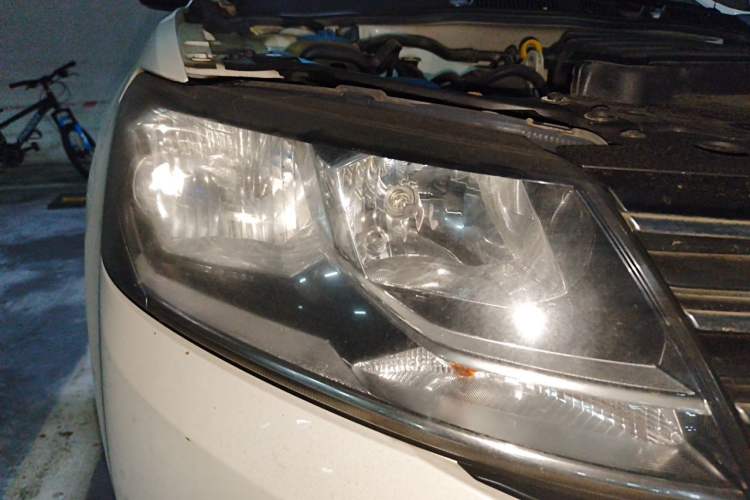 Used Volkswagen Lavida 2017 1.6L Automatic Fashion Edition Right Front Headlight