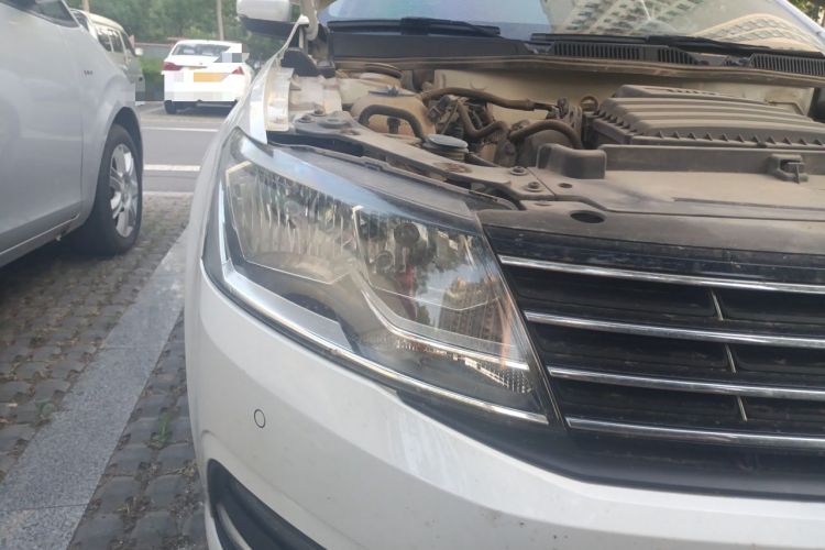 Used Volkswagen Lavida 2017 1.6L Manual Comfort Edition Right Front Headlight