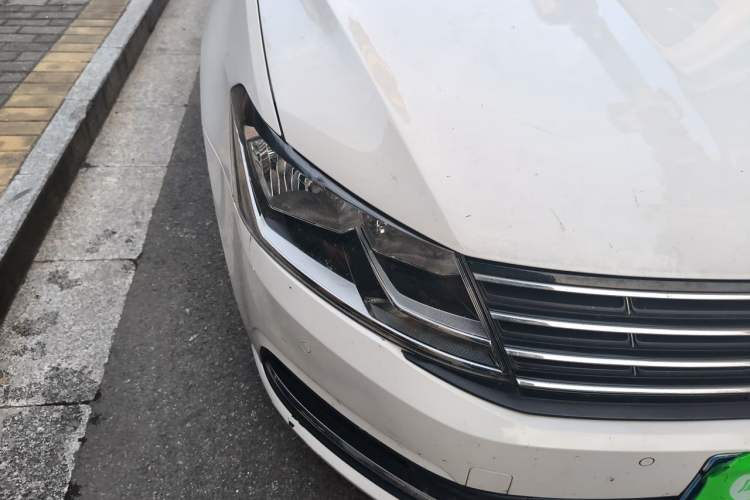 Used Volkswagen Lavida 2017 1.6L Automatic Comfort Edition Right Front Headlight