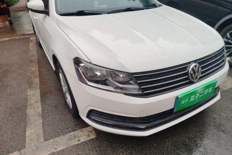 Used Volkswagen Lavida 2017 1.6L Automatic Fashion Edition Right Front Headlight