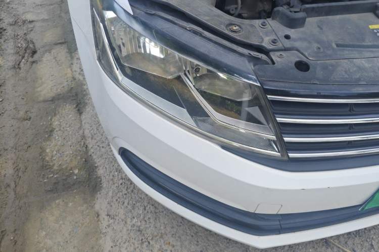 Used Volkswagen Lavida 2017 1.6L Automatic Fashion Edition Right Front Headlight