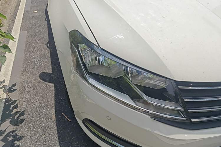 Used Volkswagen Lavida 2017 1.6L Automatic Comfort Edition Right Front Headlight