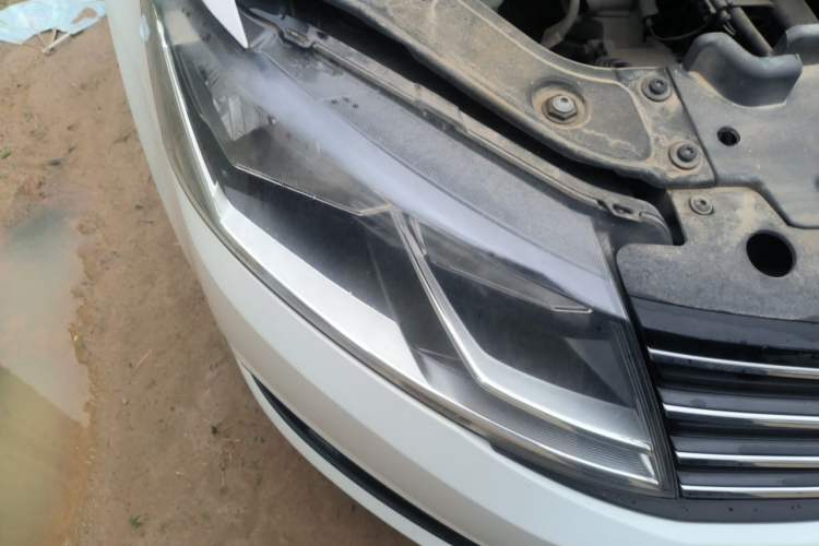 Used Volkswagen Lavida 2017 1.6L Manual Fashion Edition Right Front Headlight