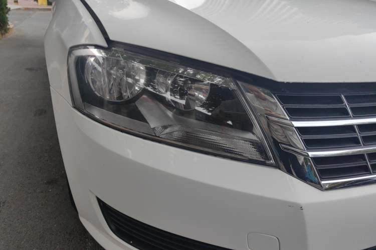 Used Volkswagen Lavida 2017 1.6L Automatic Comfort Edition Right Front Headlight