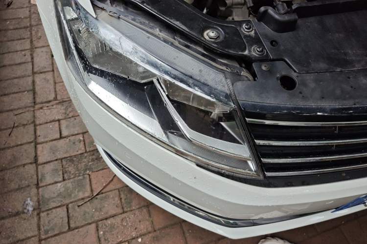 Used Volkswagen Lavida 2017 1.6L Automatic Comfort Edition Right Front Headlight
