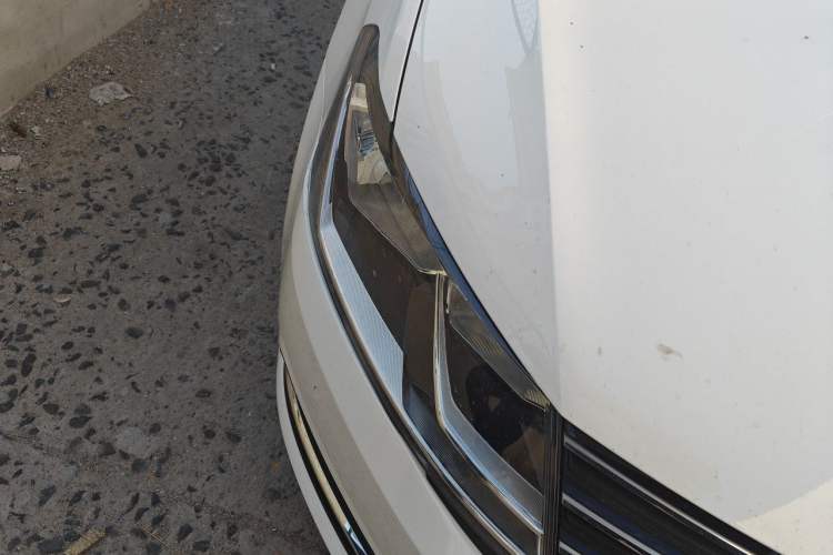 Used Volkswagen Lavida 2017 230TSI DSG Comfort Edition Right Front Headlight
