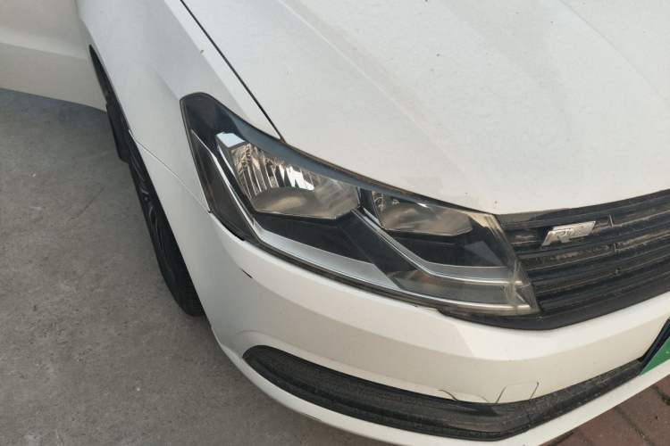 Used Volkswagen Lavida 2017 1.6L Automatic Fashion Edition Right Front Headlight
