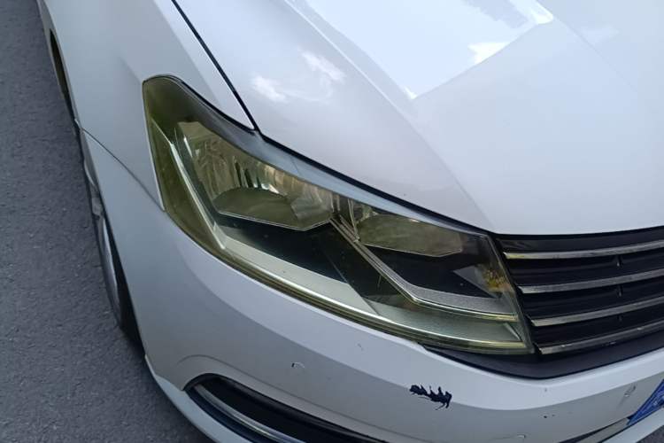 Used Volkswagen Lavida 2017 1.6L Automatic Comfort Edition Right Front Headlight