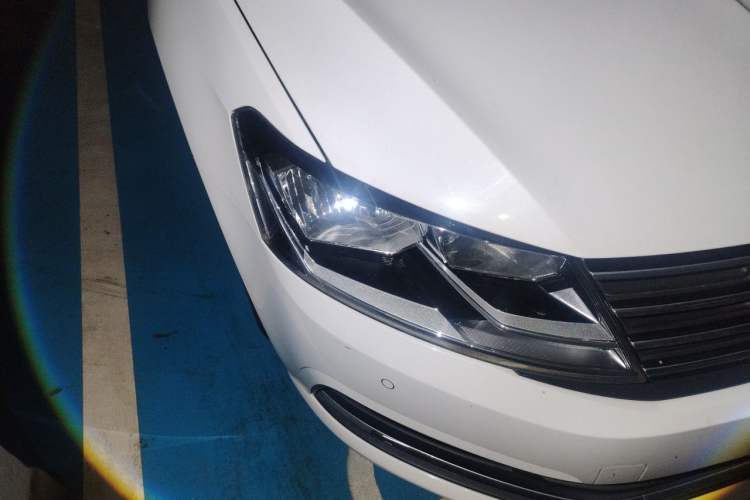 Used Volkswagen Lavida 2017 230TSI Manual Comfort Edition Right Front Headlight